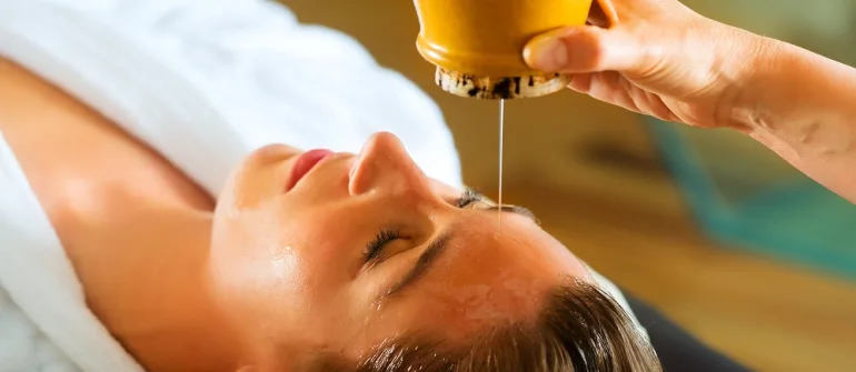 Shirodhara: The Ayurvedic Way to Calm the Mind and Improve Sleep