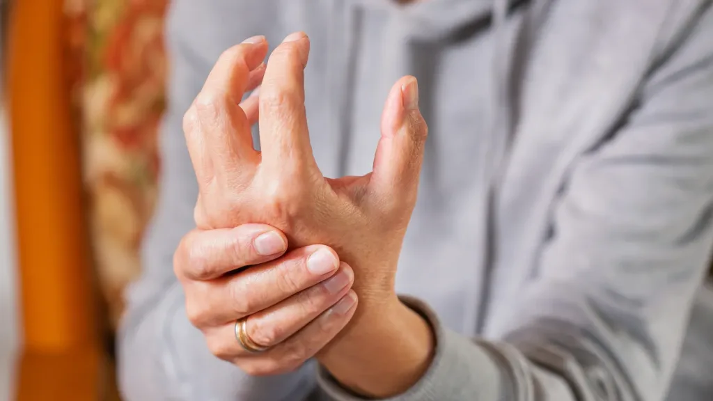 How Ayursh Offers the Best Arthritis Treatment at Home in Bangalore