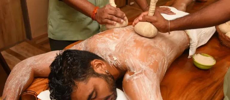 Navarakizhi Treatment (Shashtika Shali Pinda Sweda) – Procedure and Benefits in Ayurveda